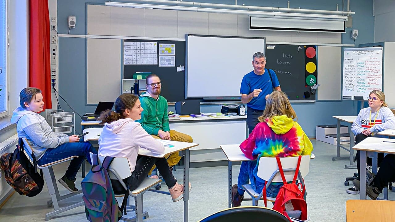Finland: Koula Pitäjanmäen (Deaf School)