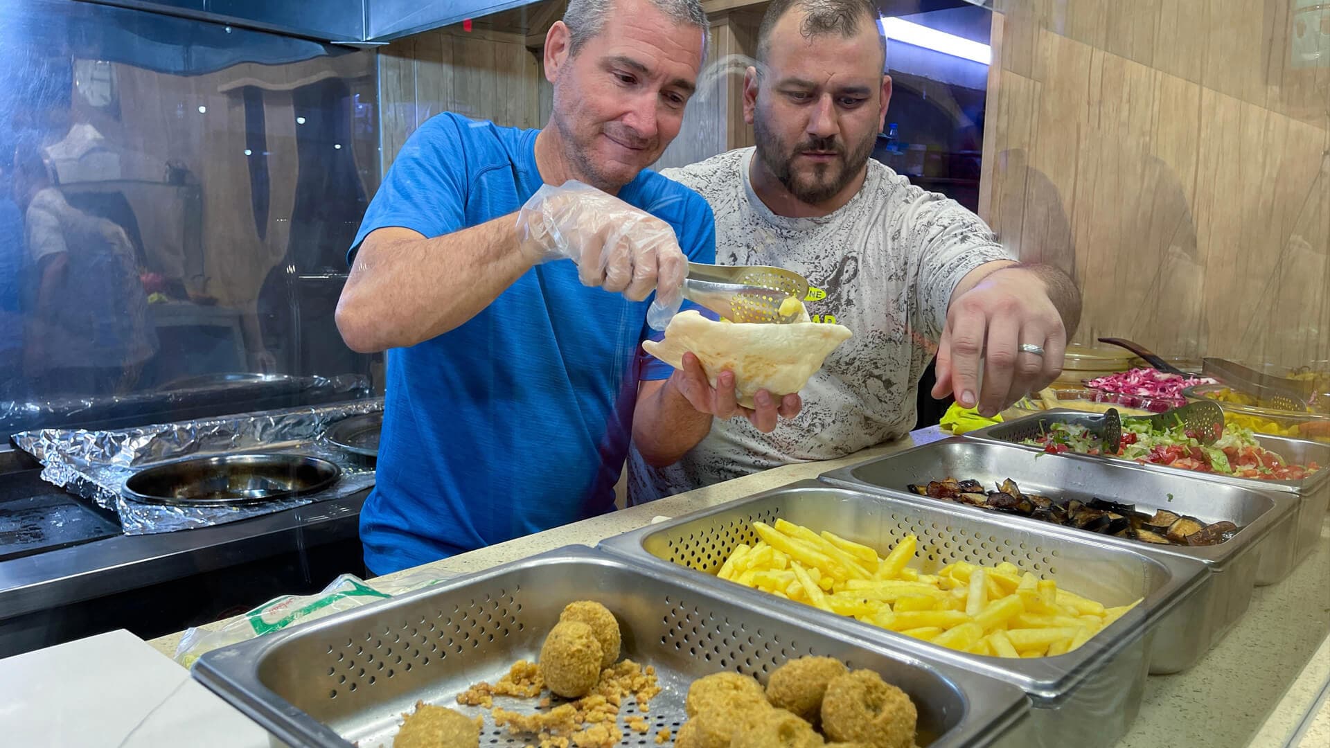 Iraq: Deaf Falafel Owner