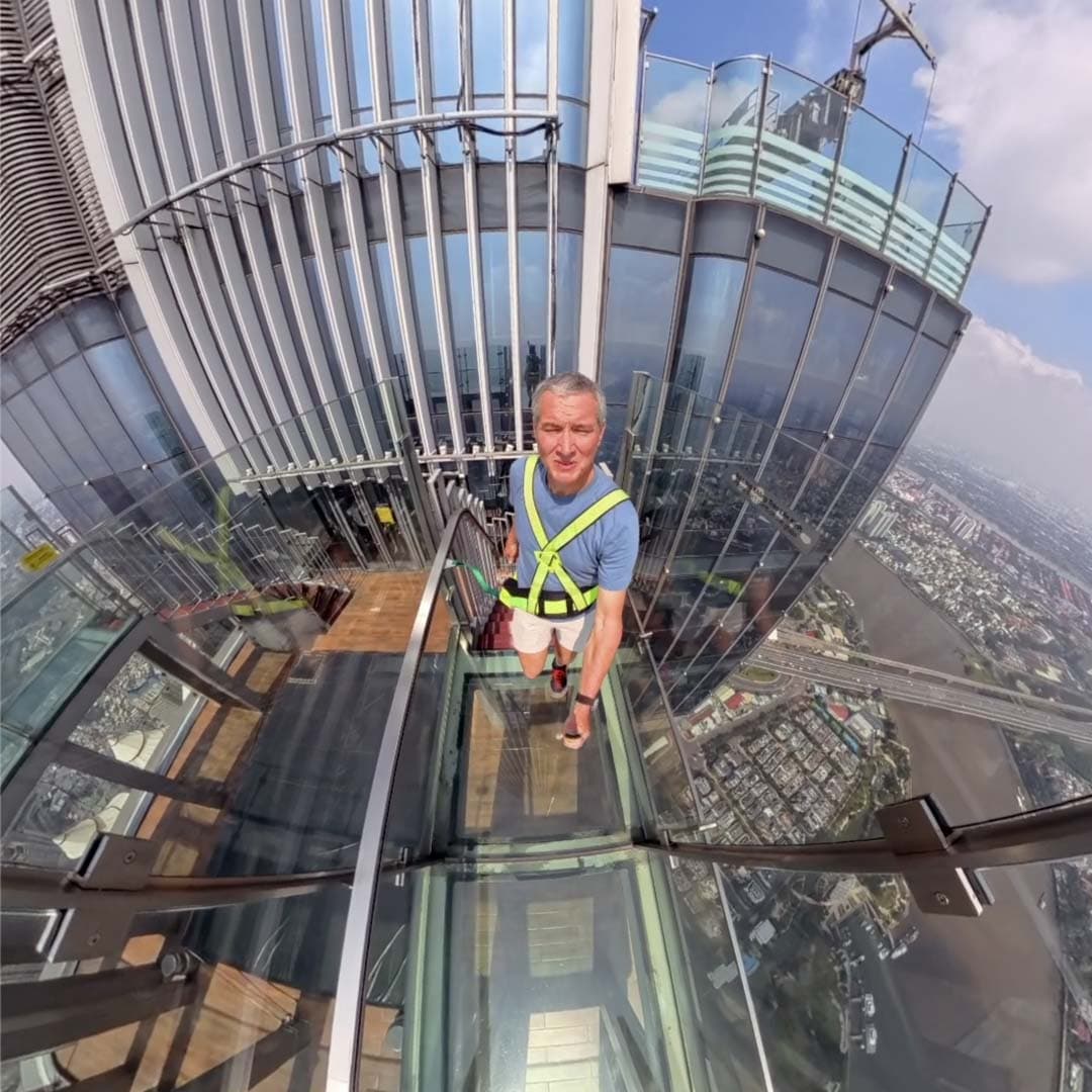 Vietnam: 360 View of the Landmark 81