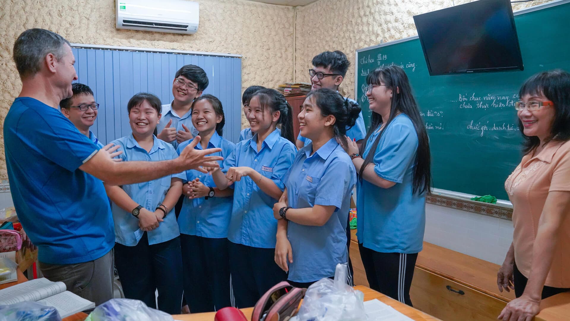 Vietnam: Ho Chi Minh Deaf School